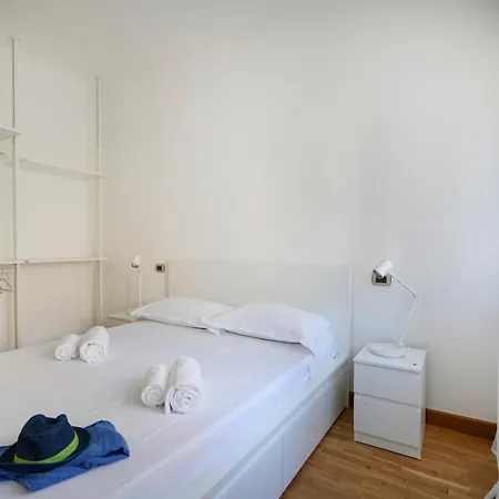 184 Apartment - Urban Convenience Near The Station Bari Buitenkant foto