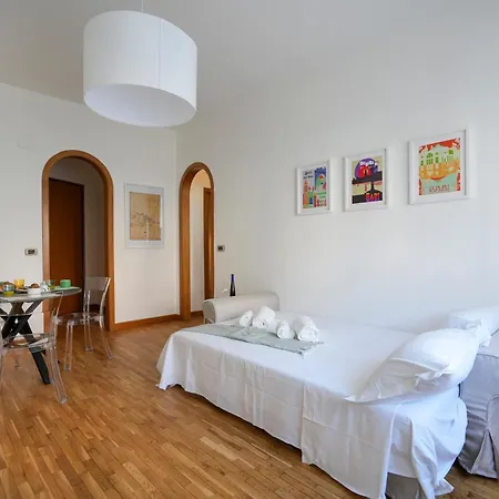 184 Apartment - Urban Convenience Near The Station Bari Buitenkant foto