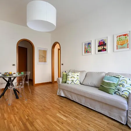 184 Apartment - Urban Convenience Near The Station Bari Buitenkant foto